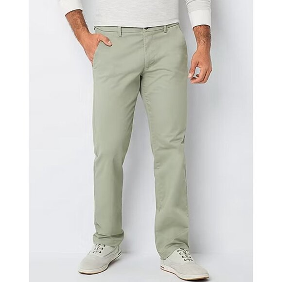 St. John Bay Mens Temp Flex Pants 42x30 Khaki Chino NWT Seagrass Stretch Comfort - Picture 1 of 5